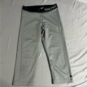 Nike pro gray capris leggings size S [B-30]